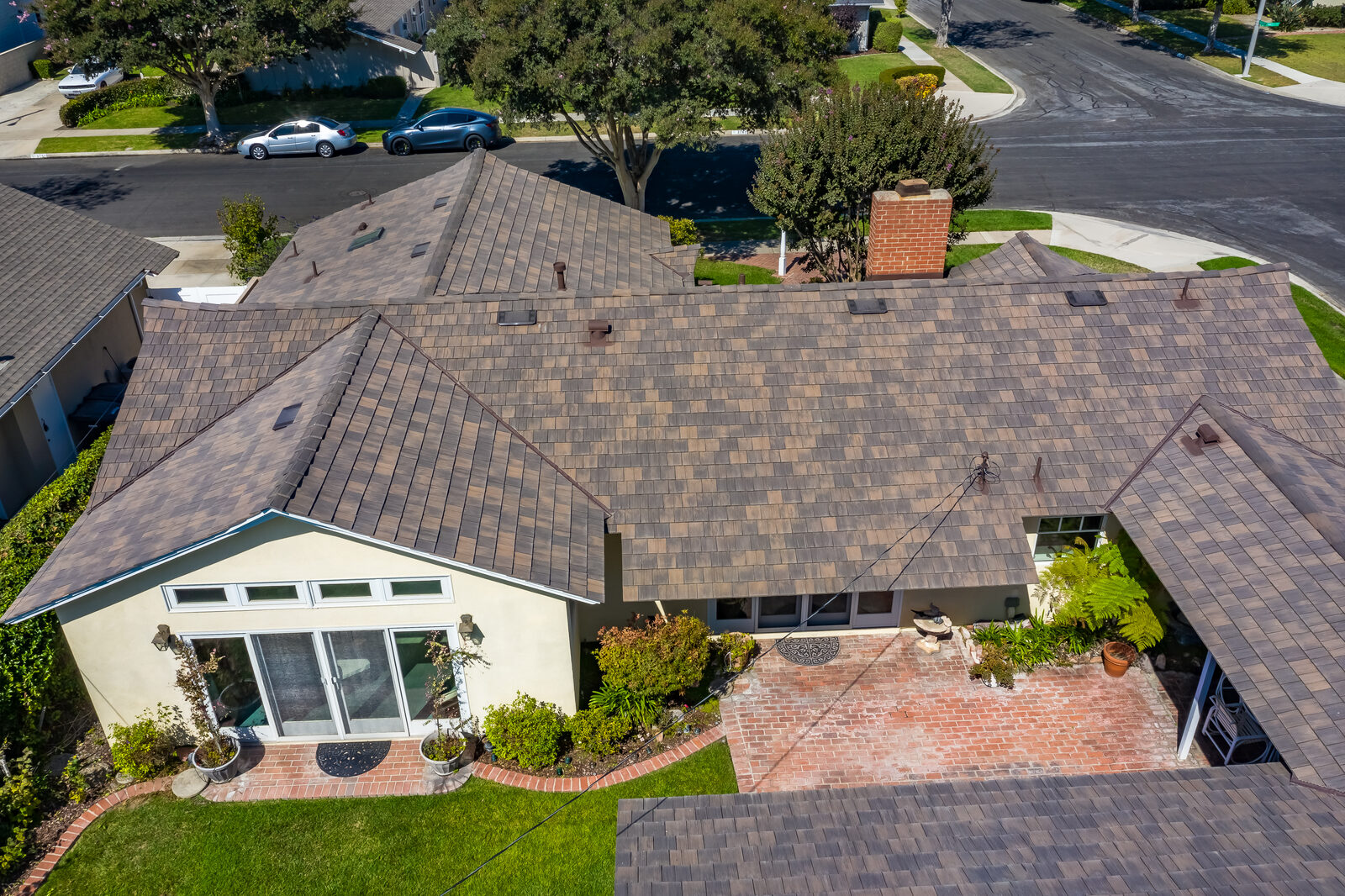 Aerial view of a home roofed with DaVinci Select Shake synthetic cedar shake tiles