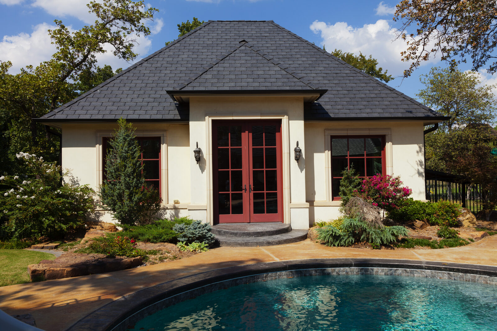 A home roofed with DaVinci Province Slate synthetic slate tiles
